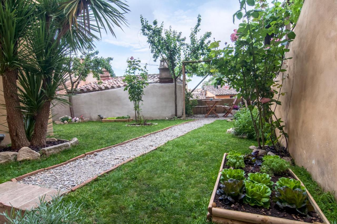 Umbrian Concierge - La Casa Dei Pellari Guest house